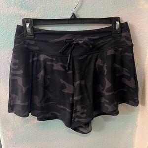NWOT Crz Yoga Gray Camo Shorts